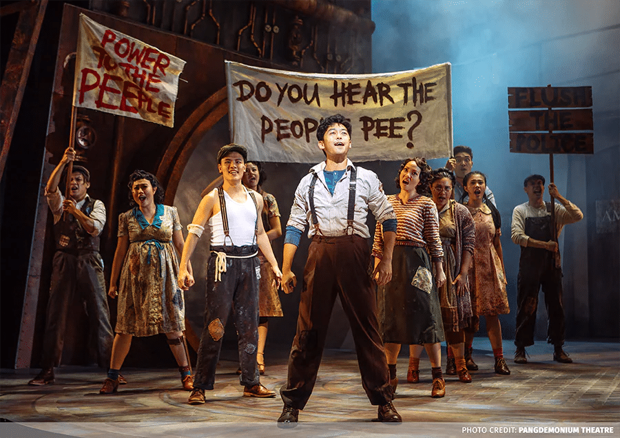 热博rb88RIVAGEPM10在Urinetown中发挥重要作用