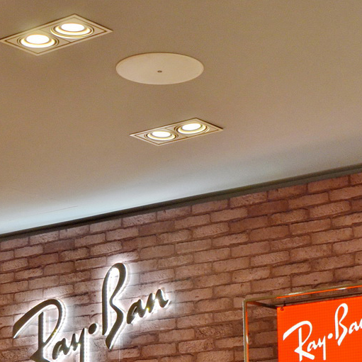 Ray?Ban 宏伊国际广场店——热博rb88 CIS 商用安装系统的经典应用
